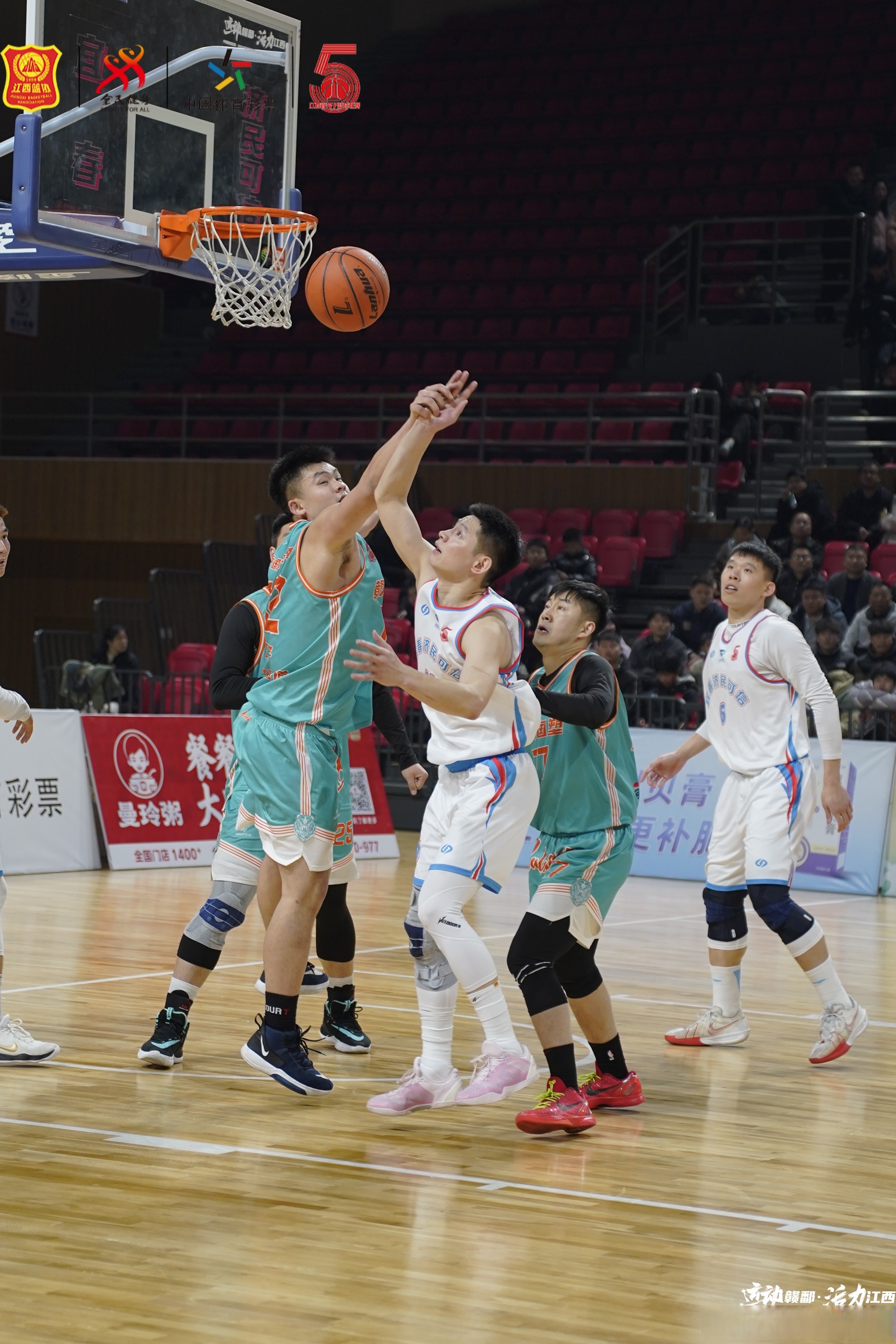 篮球联赛新赛季开局成功，取得好成绩