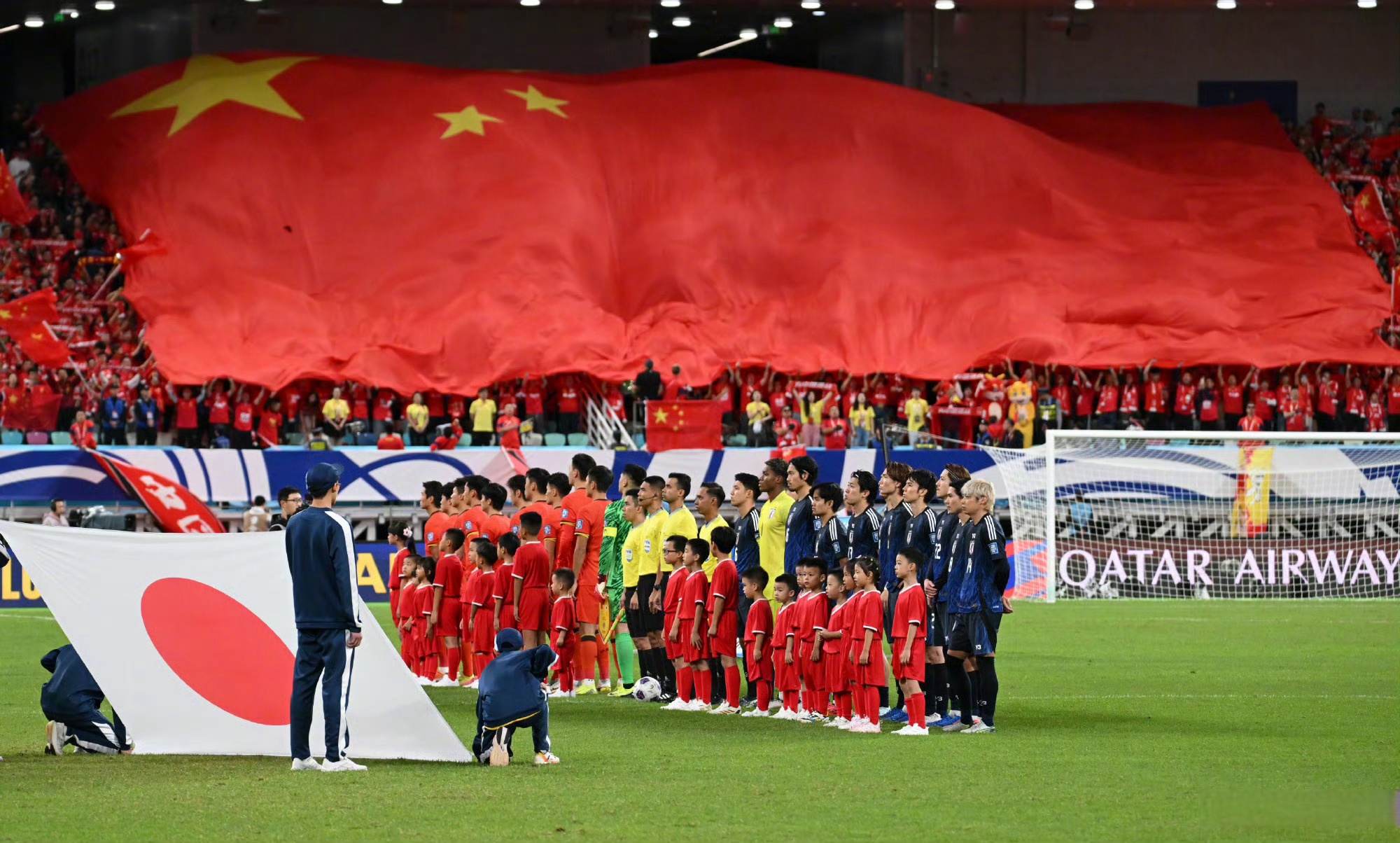 包含日本队在世界杯上表现抢眼，力压实力强队的词条